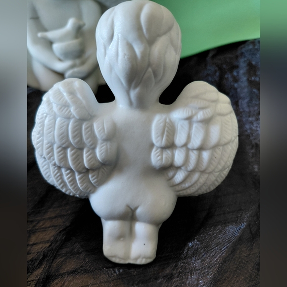 White Angel Figurines Set - Picture 3 of 10